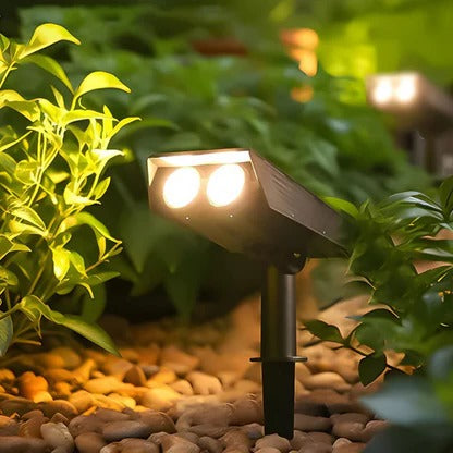 Soldriven LED Spotlight – Justerbar Zoom, RGB & Varmvitt, IP65 för Trädgård och Uteplats